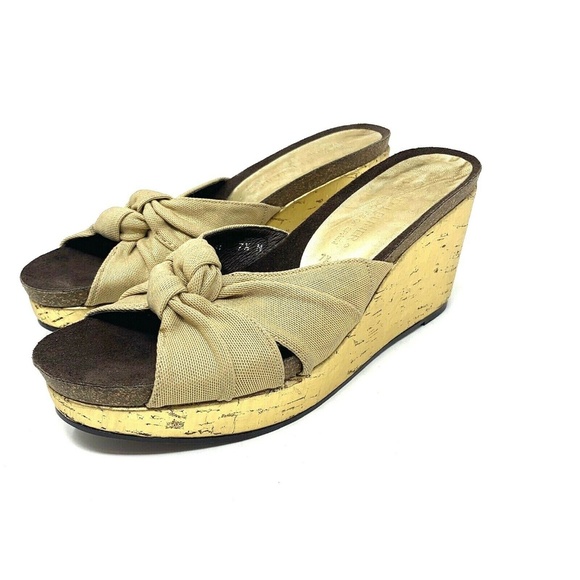 Donald J Pliner Metallic Gold Knot Wedges 7.5N - Picture 1 of 8